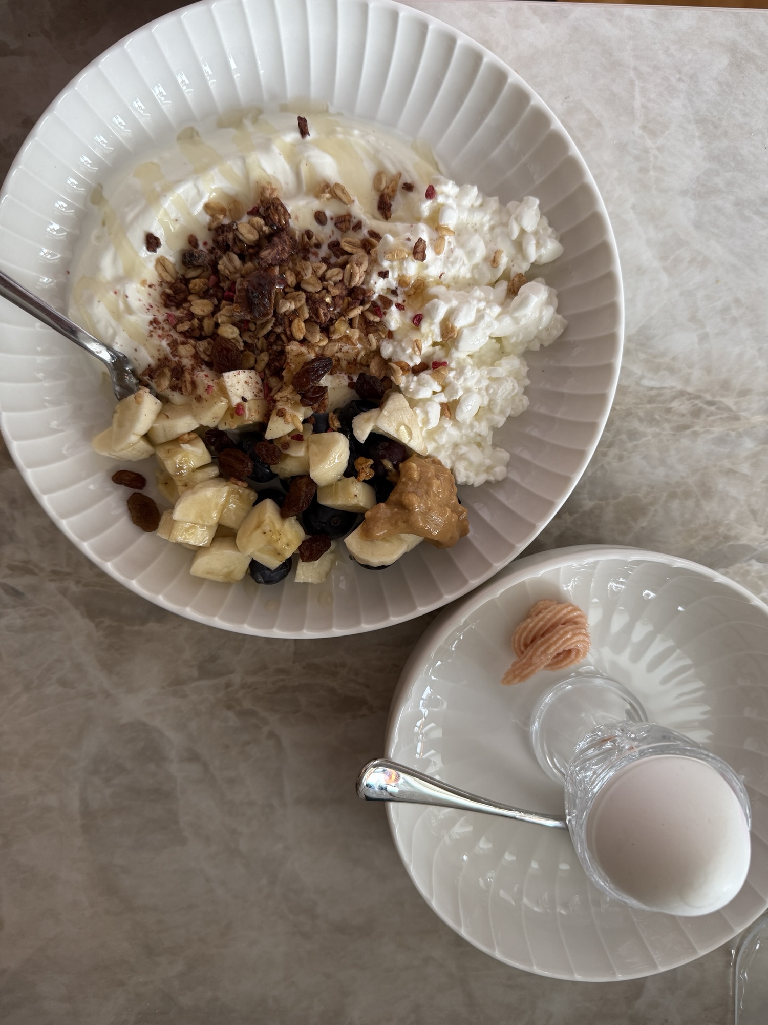 Söndag hemma med lugn stund och kaffe